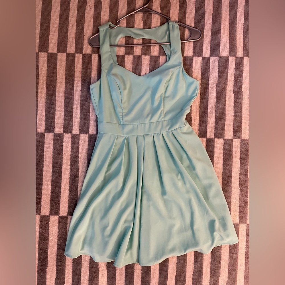 Cute dress! Brand: Charlotte Russe. Size M.